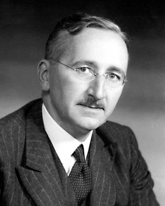 Portrait photograph of the economist Friedrich Hayek