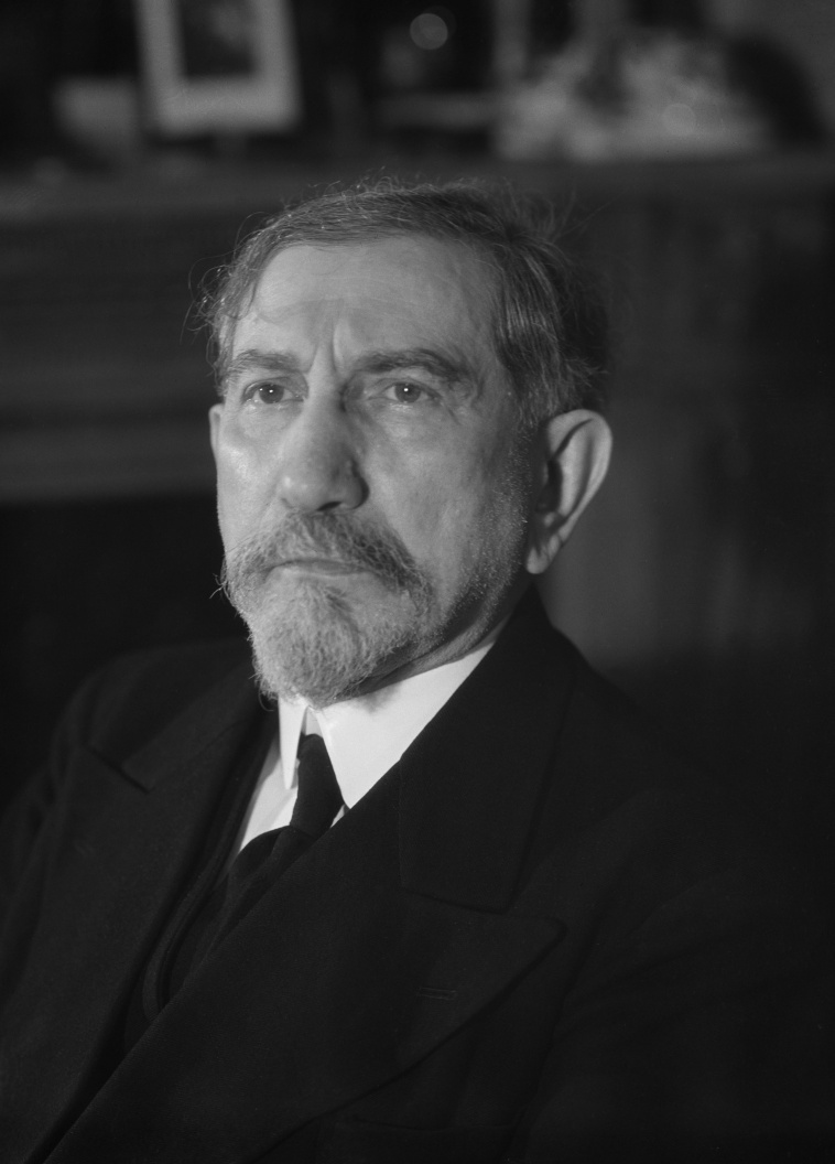 Studio Harcourt photograph of Charles Maurras, 1937